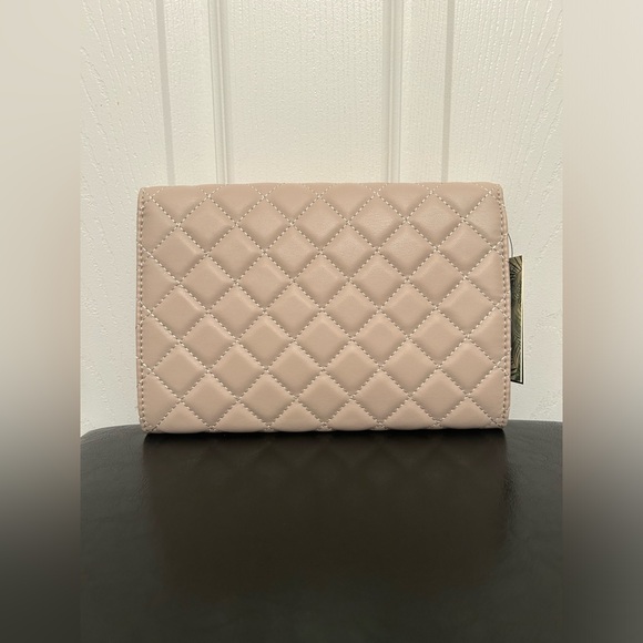 ⭐️ NWT Badgley Mischka Diamond Quilted Crossbody with Round Studs ⭐️ - Picture 8 of 8